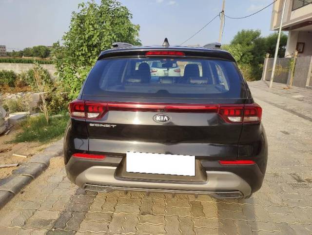https://images10.gaadi.com/usedcar_image/4578666/original/processed_8e411608-51c7-4321-8616-c6ca99269cdd.jpg?imwidth=6402