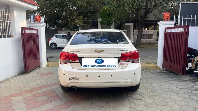 https://images10.gaadi.com/usedcar_image/4578695/original/processed_8a8b9cfb457e3d829e640eaa7c9254f4.jpeg?imwidth=6401