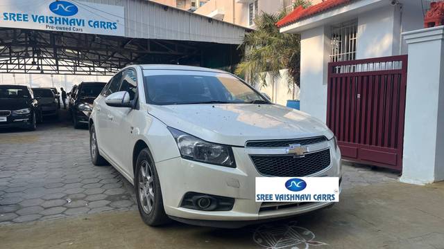 https://images10.gaadi.com/usedcar_image/4578695/original/processed_dfb36121d3d83f1a1ab233ed01558199.jpeg?imwidth=6400
