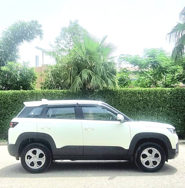 https://images10.gaadi.com/usedcar_image/4578708/original/2545c34bf8b20ed57e73a473a446b66d.jpg?imwidth=6401