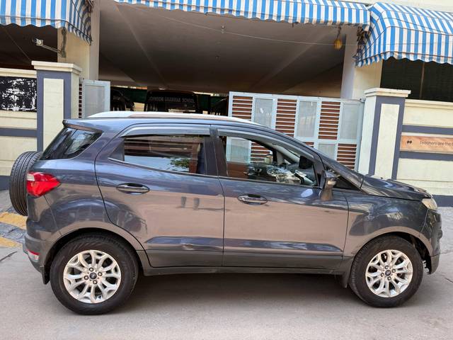 https://images10.gaadi.com/usedcar_image/4578713/original/processed_1c5739ec-5e3e-4aab-98d5-909689977dff.jpg?imwidth=6401