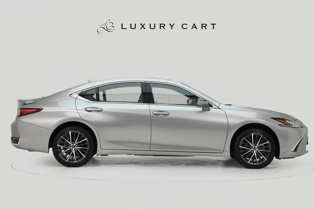 https://images10.gaadi.com/usedcar_image/4578727/original/processed_7b102e50508377a60ac3cd876534ef39.jpg?imwidth=6401