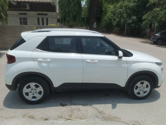 https://images10.gaadi.com/usedcar_image/4578755/original/c12615505daa0669acfbb2b0c2363ef0.jpg?imwidth=6401