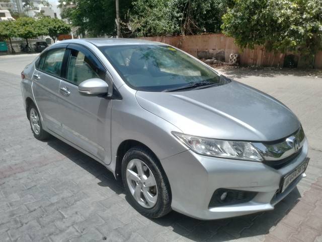https://images10.gaadi.com/usedcar_image/4578759/original/a32d3dc2c6a491186a769855565b944a.jpg?imwidth=6401