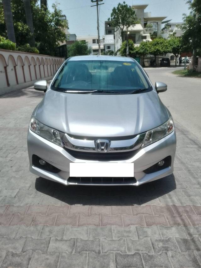 https://images10.gaadi.com/usedcar_image/4578759/original/processed_a85f29e937412d415de3d1a4005e05d8.jpg?imwidth=6400