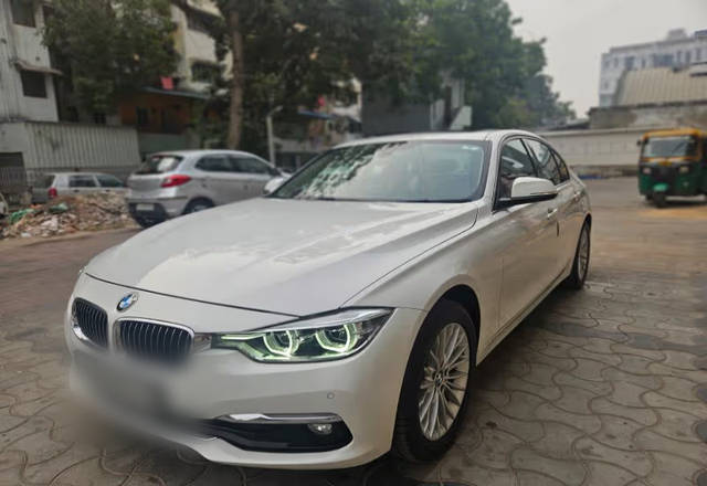 https://images10.gaadi.com/usedcar_image/4578810/original/1c5733df-225a-4900-8271-d7ae285ba523.?imwidth=6400