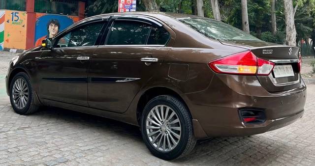 https://images10.gaadi.com/usedcar_image/4578815/original/processed_795c4659-8545-4872-a99e-e6e1510ffa89.jpg?imwidth=6402