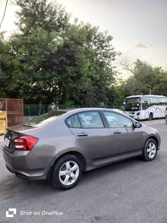 https://images10.gaadi.com/usedcar_image/4578819/original/processed_93d60094cfaa5083bf5ed973db1beafa.jpg?imwidth=6402