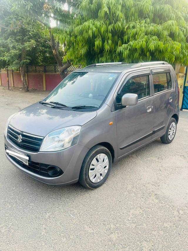 https://images10.gaadi.com/usedcar_image/4578855/original/processed_b6ec7d170c4586df06ccf9040d04dbec.jpg?imwidth=6400