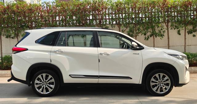 https://images10.gaadi.com/usedcar_image/4578859/original/processed_243c3fcfe7aba94b63d88f415a83f924.jpg?imwidth=6401