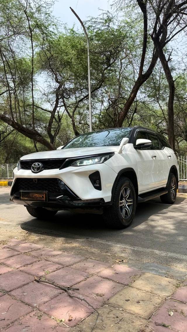 https://images10.gaadi.com/usedcar_image/4578864/original/processed_e891a648210b1da22f1b4fa3e6812eca.jpg?imwidth=6400