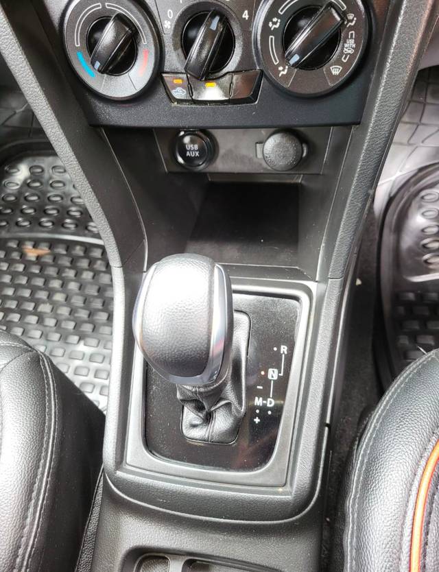 https://images10.gaadi.com/usedcar_image/4578877/original/68b4af238fd49a612a3f690efdb9fb35.jpg?imwidth=6402