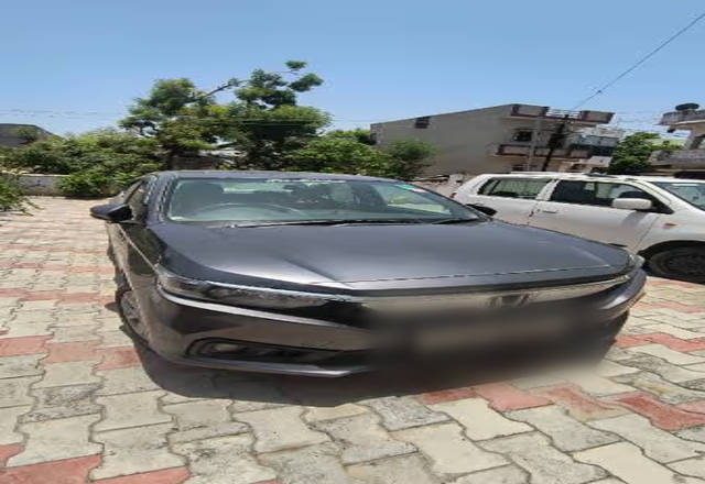 https://images10.gaadi.com/usedcar_image/4578883/original/f06073e8-f839-4e17-b3d8-f02651173d1a.?imwidth=6400