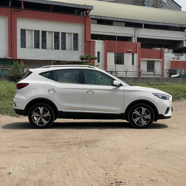 https://images10.gaadi.com/usedcar_image/4578885/original/9eeb55856f90b95c5e0296c81f4b6e85.jpg?imwidth=6401