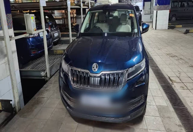 https://images10.gaadi.com/usedcar_image/4578887/original/d718755b-7462-4e08-b558-49dbf3f354f2.?imwidth=6400