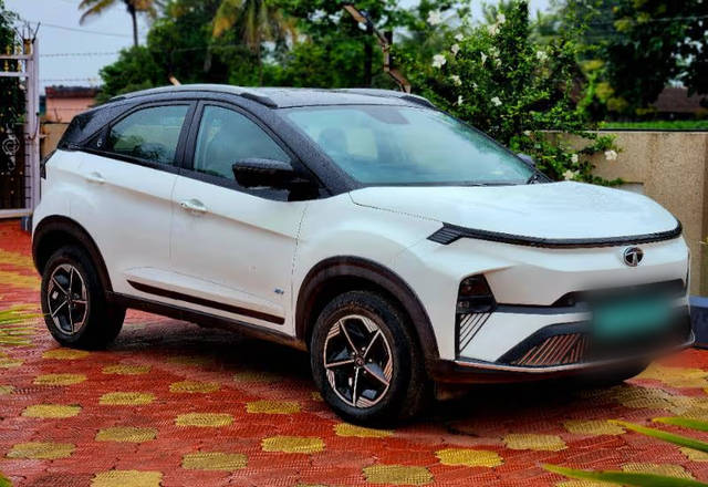 https://images10.gaadi.com/usedcar_image/4578889/original/273b7dcf-208f-412e-b24f-a30c3907fb82.?imwidth=6400