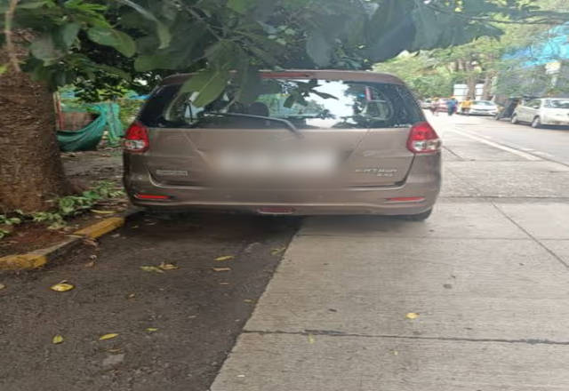 https://images10.gaadi.com/usedcar_image/4578894/original/1079aeda-fde8-4067-adf0-7fca5dda3c90.?imwidth=6402