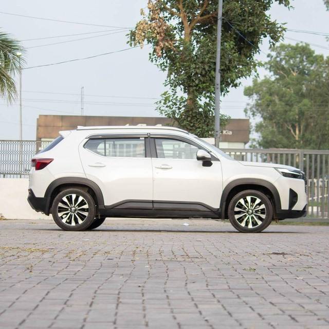 https://images10.gaadi.com/usedcar_image/4578910/original/processed_535586169b281d42c1a176a0be810194.jpg?imwidth=6401