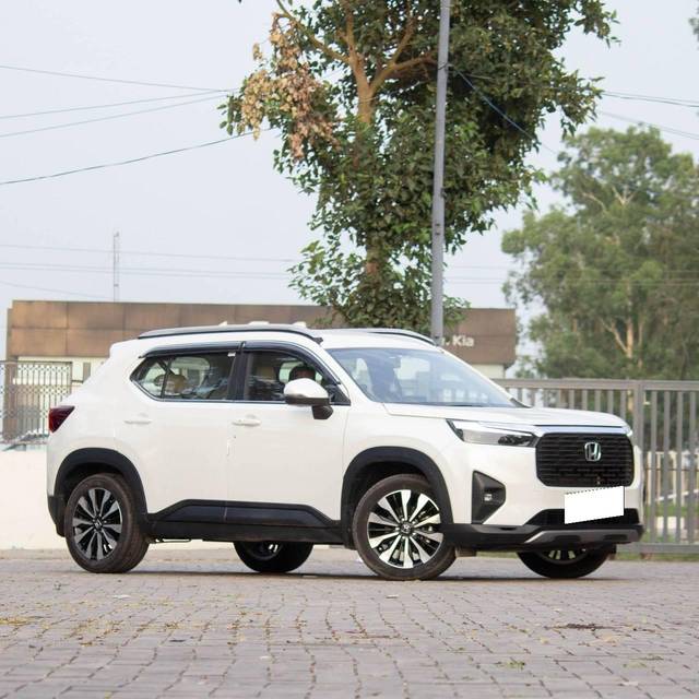 https://images10.gaadi.com/usedcar_image/4578910/original/processed_ae914382467ba5420e74502d484458a1.jpg?imwidth=6400