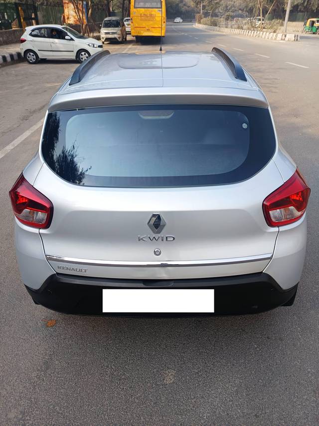 https://images10.gaadi.com/usedcar_image/4578911/original/processed_c56a11b7dd3a9fdd2ef117f7811d6480.jpg?imwidth=6402