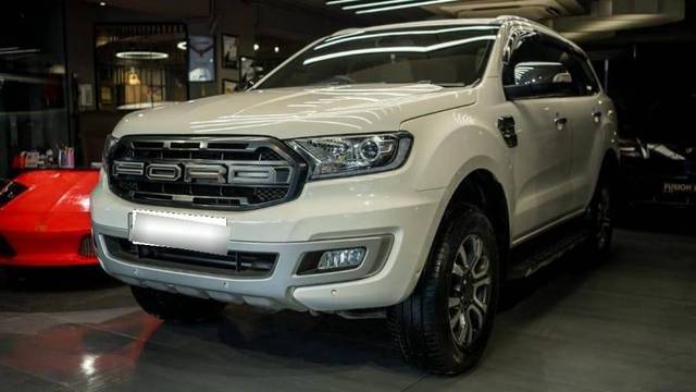 https://images10.gaadi.com/usedcar_image/4578913/original/processed_031b13da5979e65d22441a1354537c76.jpg?imwidth=6402