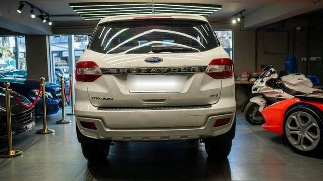 https://images10.gaadi.com/usedcar_image/4578913/original/processed_1ee63b177a4d7ae1d4792aee7d636e28.jpg?imwidth=6401