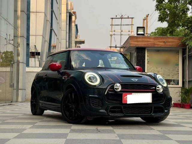 https://images10.gaadi.com/usedcar_image/4578914/original/processed_a5d000a6b4a68e93428ef89d68227da4.jpg?imwidth=6400