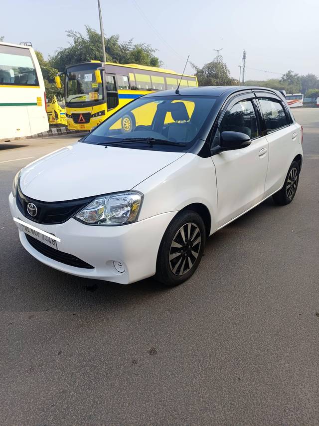 https://images10.gaadi.com/usedcar_image/4578925/original/processed_a0d73821fd4d5d6971a25c68f816ed32.jpg?imwidth=6400