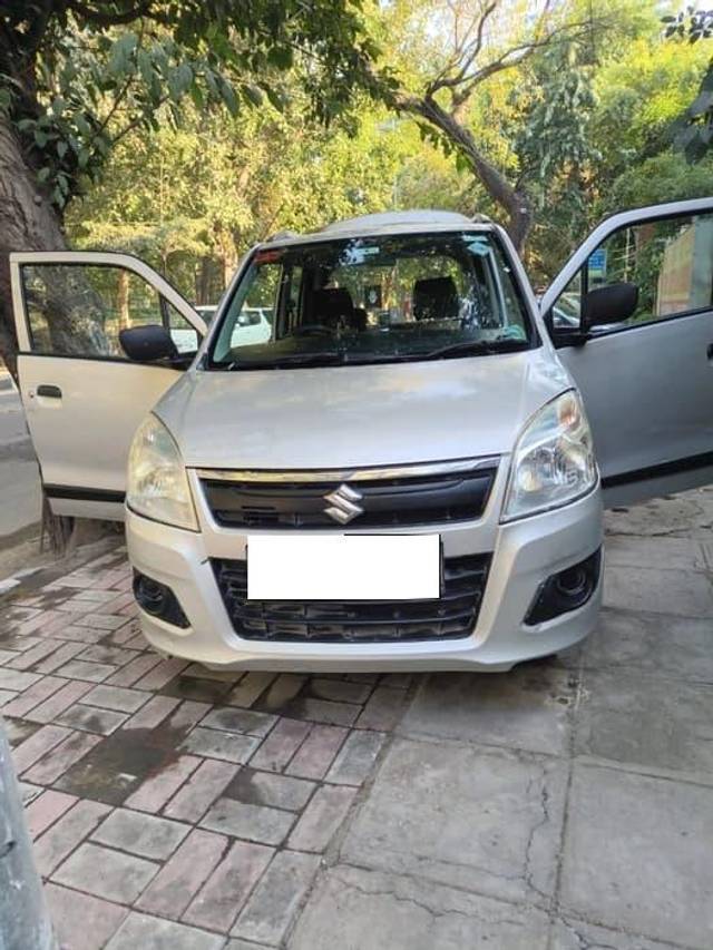 https://images10.gaadi.com/usedcar_image/4579004/original/processed_5a58797ba2eee3ccc4c321b846cc87bf.jpg?imwidth=6400