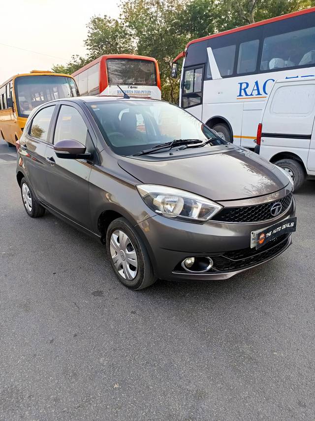https://images10.gaadi.com/usedcar_image/4579011/original/processed_363b6991ff1c89ea1e2f6234d26d827a.jpg?imwidth=6400