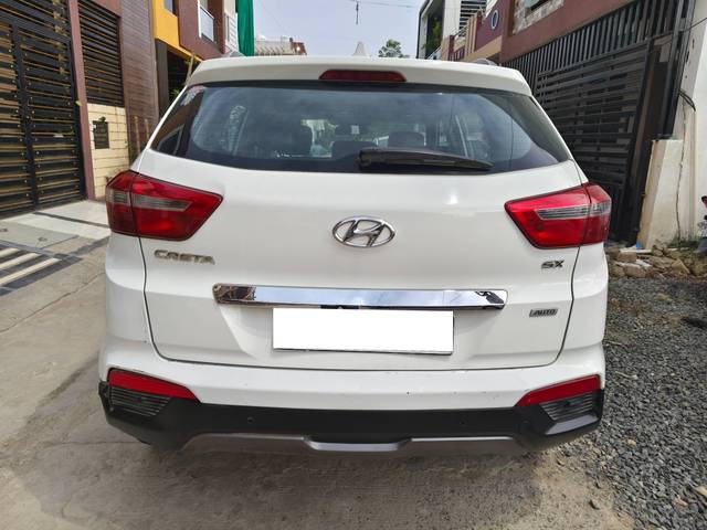 https://images10.gaadi.com/usedcar_image/4579019/original/processed_5a9274bd7998a688c73e6a3c16337712.jpg?imwidth=6402