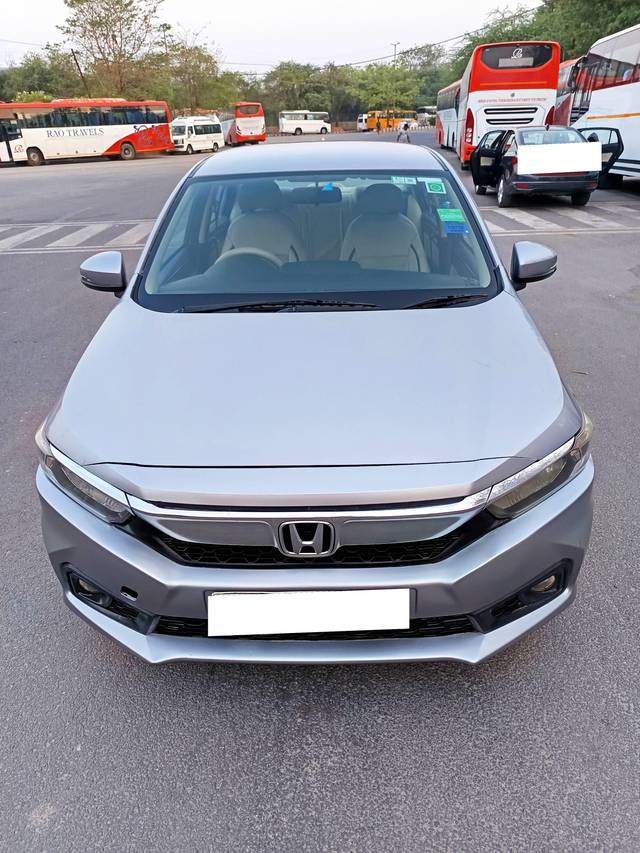 https://images10.gaadi.com/usedcar_image/4579030/original/processed_06f5640ba37e7951647eaedfe4a76b00.jpg?imwidth=6400