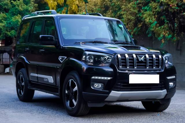 https://images10.gaadi.com/usedcar_image/4579032/original/processed_4a3c53a43c0979aac4677e7bbb9421de.jpg?imwidth=6400