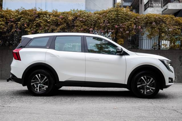 https://images10.gaadi.com/usedcar_image/4579038/original/ac6711bd41cdc16354dfa6f5233b5927.jpg?imwidth=6401