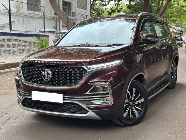 https://images10.gaadi.com/usedcar_image/4579040/original/processed_312d5cc8ddf038468a9083473ed404ae.jpg?imwidth=6402