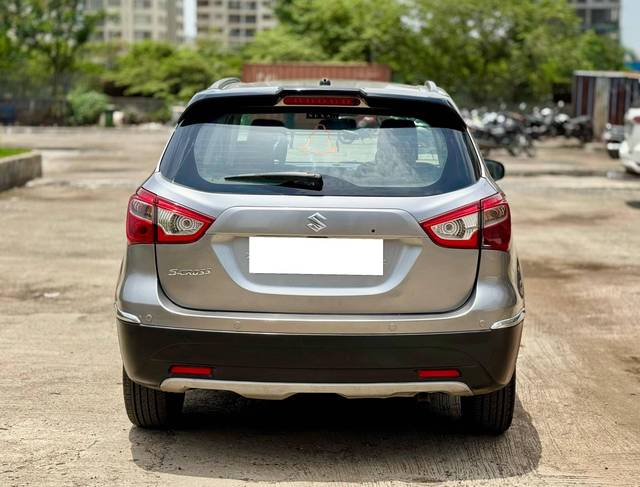 https://images10.gaadi.com/usedcar_image/4579045/original/processed_eadf501a8d8efa8abab9a1eddfcef0fe.jpg?imwidth=6402