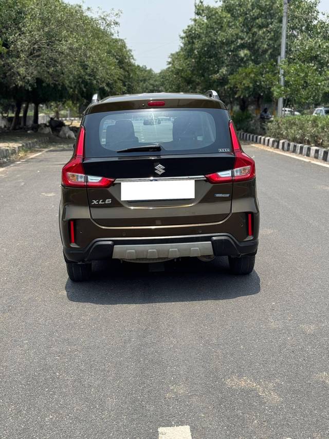 https://images10.gaadi.com/usedcar_image/4579049/original/processed_18a47e33c5aaf75608cbde4244b50992.jpg?imwidth=6402