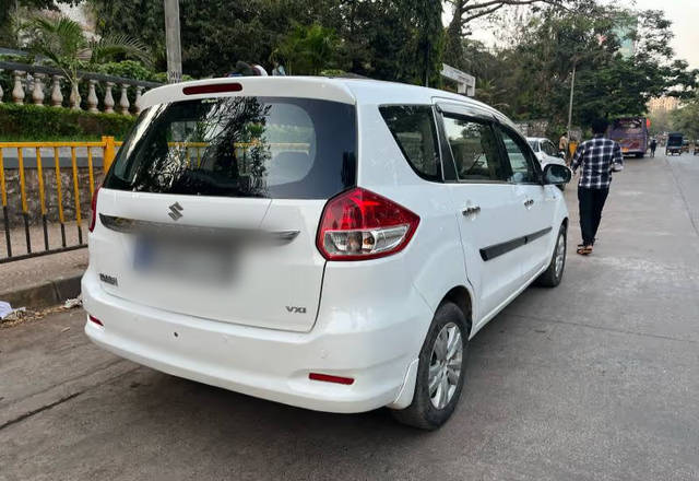 https://images10.gaadi.com/usedcar_image/4579058/original/cda3cc13-d509-4fe4-b8d3-a2454beb1988.?imwidth=6402