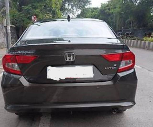https://images10.gaadi.com/usedcar_image/4579061/original/processed_e2ec29fd3773db16e3ac26d08698ffbe.jpeg?imwidth=6402