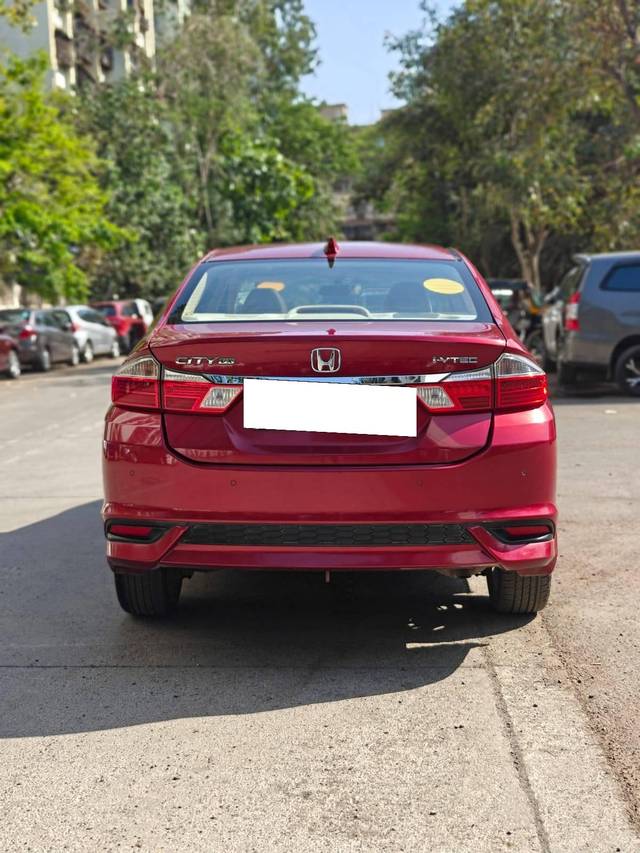 https://images10.gaadi.com/usedcar_image/4579068/original/processed_20443cbc3b62123693ded3eb5358421b.jpg?imwidth=6402