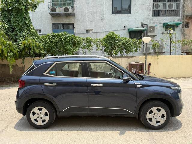 https://images10.gaadi.com/usedcar_image/4579070/original/cbf16114f262acb026dbd087bdb8d686.jpg?imwidth=6402