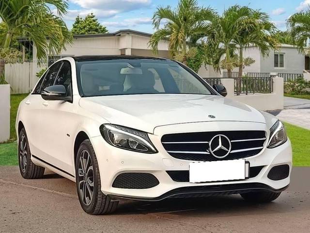 https://images10.gaadi.com/usedcar_image/4579074/original/processed_8ca76c6ac0dfc48671b47d79a7bd8efa.jpg?imwidth=6400