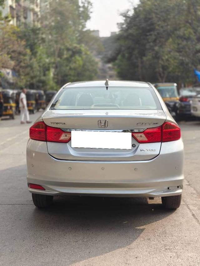 https://images10.gaadi.com/usedcar_image/4579077/original/processed_31252ed57c30805fa7799eddf462e660.jpg?imwidth=6402