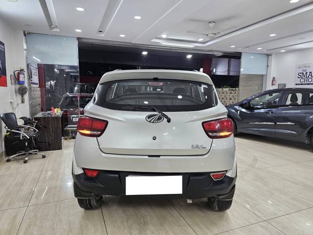 https://images10.gaadi.com/usedcar_image/4579080/original/processed_ec2911f4be6b4bef6e7e20c7ef130789.jpg?imwidth=6401