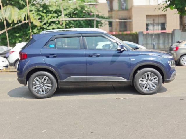 https://images10.gaadi.com/usedcar_image/4579086/original/1f0297ff45566d0a15d5b22e9dc6bfa3.jpg?imwidth=6401