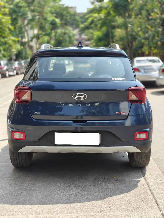 https://images10.gaadi.com/usedcar_image/4579086/original/processed_435595bfc2adf52dfc003e69cb776778.jpg?imwidth=6402
