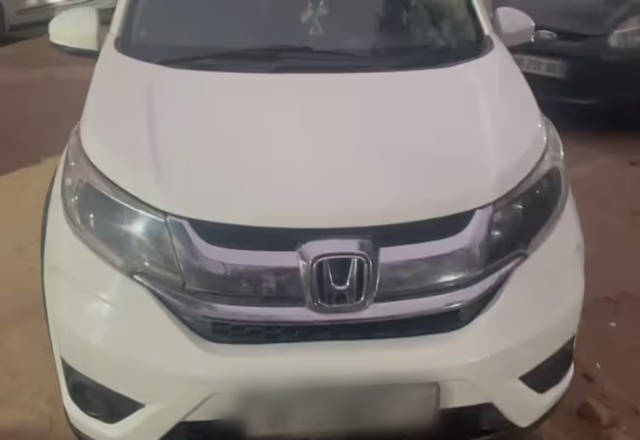 https://images10.gaadi.com/usedcar_image/4579150/original/1bca42d3-459c-4725-88b1-b05c68a55297.?imwidth=6401