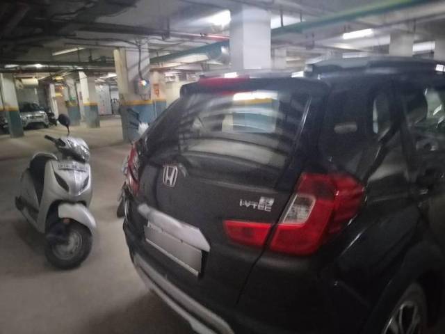 https://images10.gaadi.com/usedcar_image/4579168/original/processed_99e2faae-0e29-4f13-9e6d-4c4064d1959d.jpg?imwidth=6402
