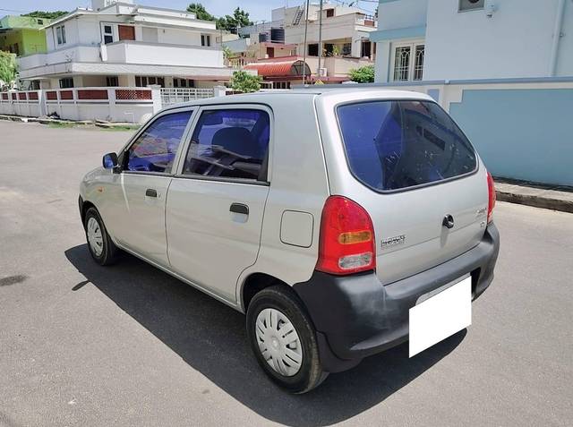 https://images10.gaadi.com/usedcar_image/4579174/original/processed_410c44fa23471b738ee21c755d0d3070.jpg?imwidth=6402