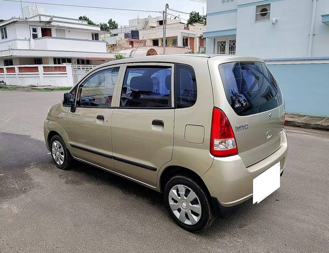https://images10.gaadi.com/usedcar_image/4579180/original/processed_9f2c4374bac45255a9ef2aa4429a0fda.jpg?imwidth=6402